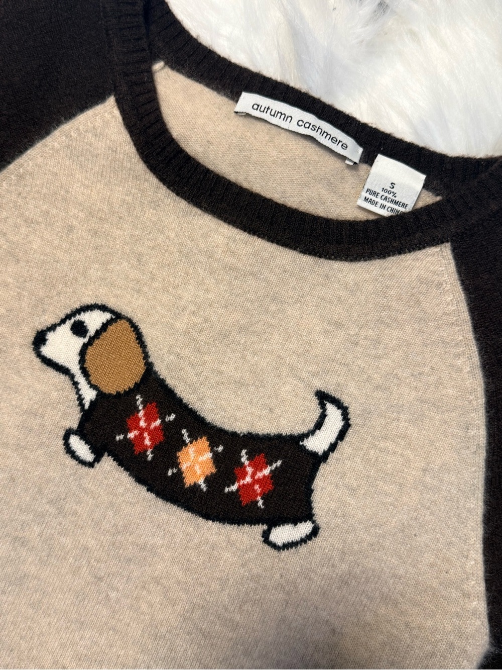 Women’s cashmere Beige & Black Dog Motif Cashmere Sweater